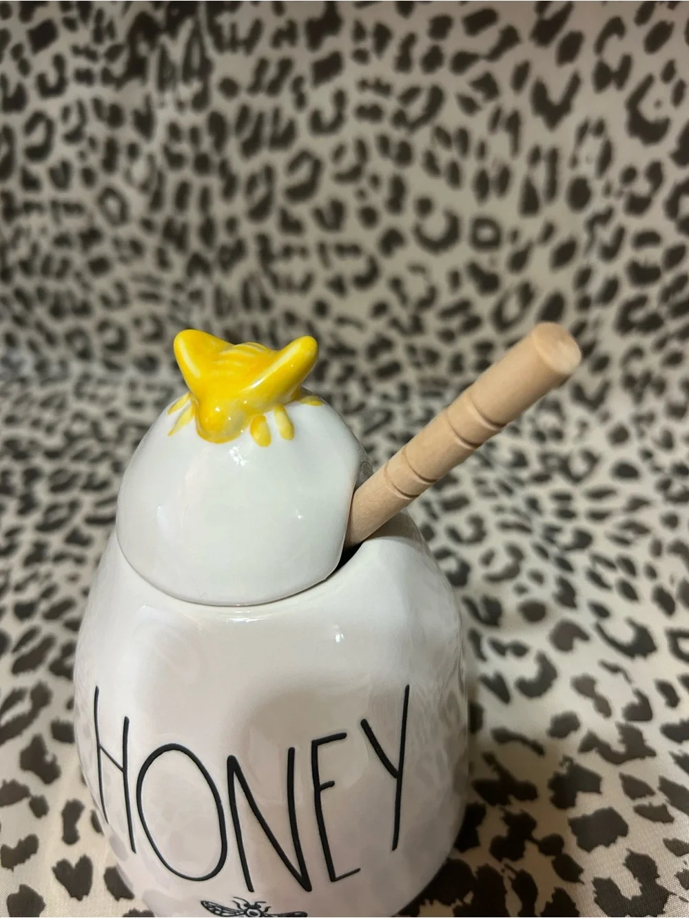 Rae Dunn Honey Pot w/Wooden Dipper